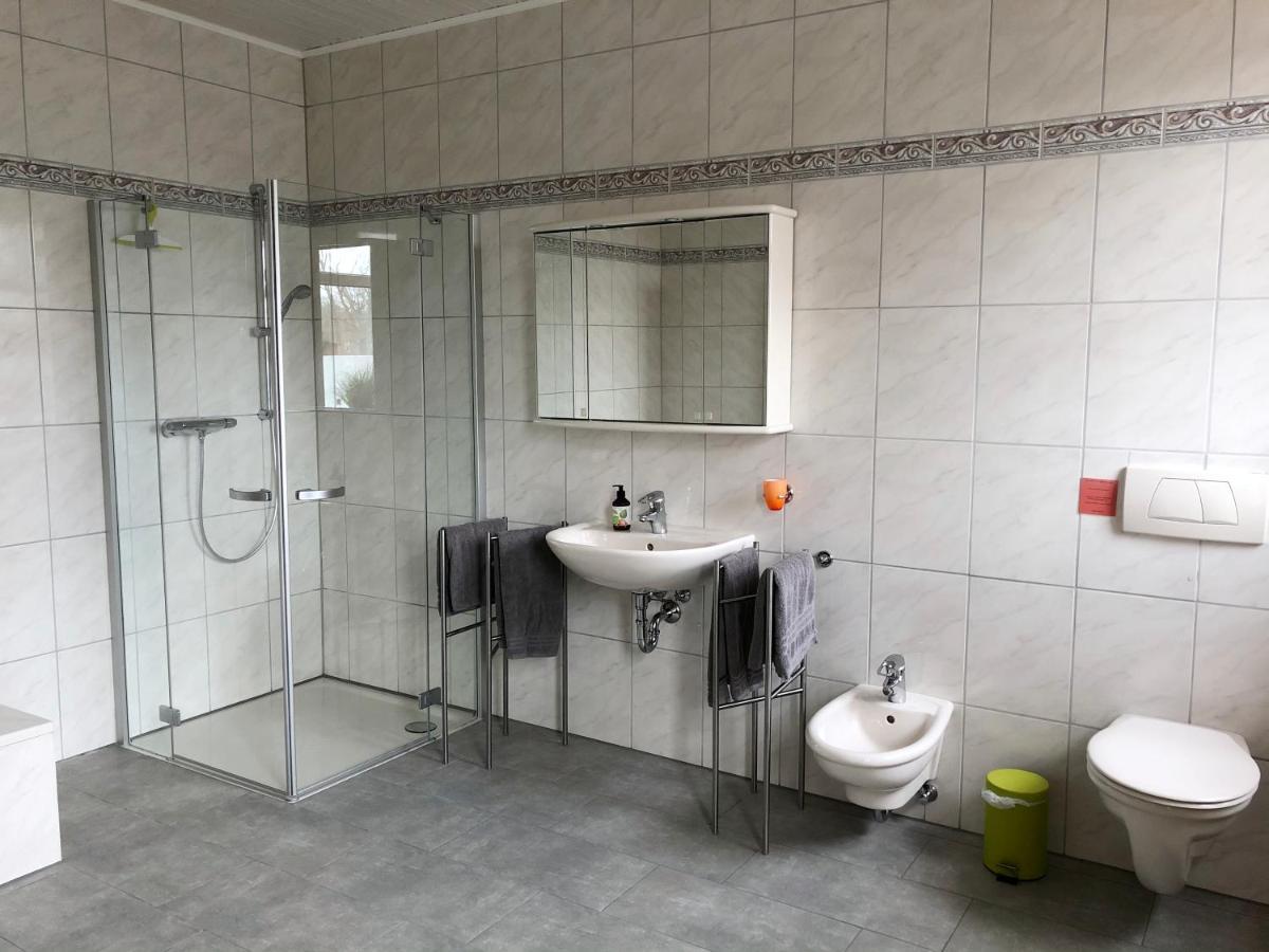 Intergo - Zimmer Mit Privatem Bad & Gemeinschaftskueche Brackel Dış mekan fotoğraf